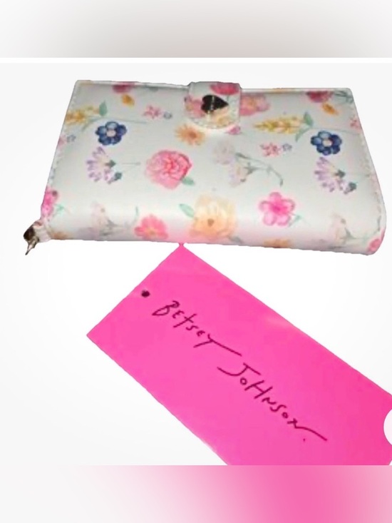 Handbags - Betsy Johnson NWT wallet